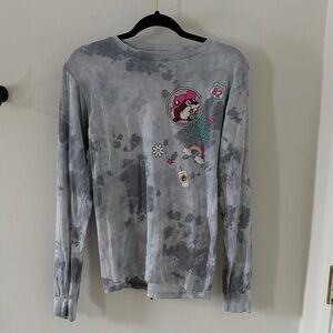 Grey and white “Buccee’s” shirt, size small.